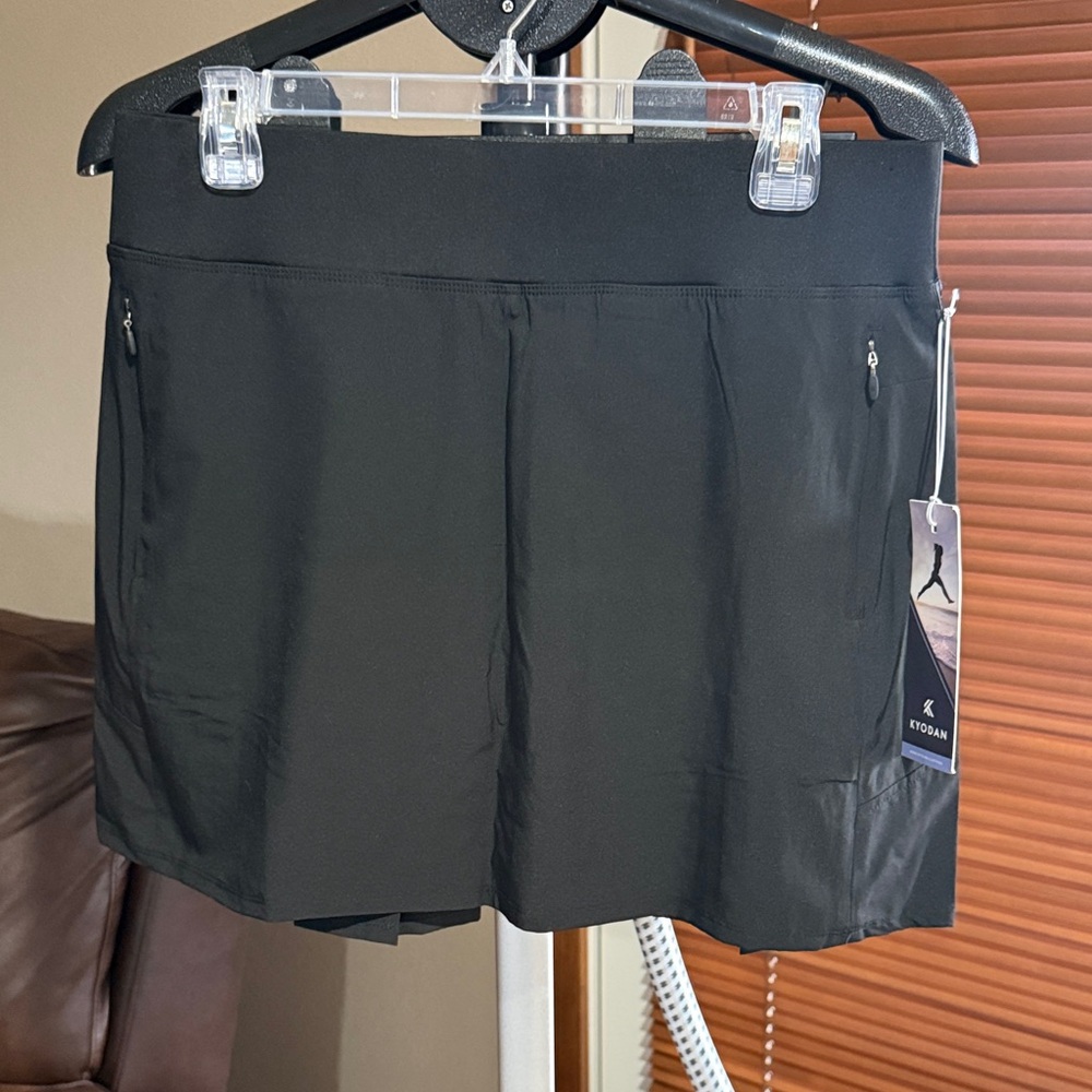 Kyodan Active Black Women's Athletic Skort with Zip Pockets